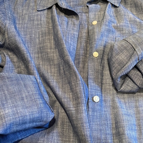 Beautiful banana republic button up - Picture 4 of 4